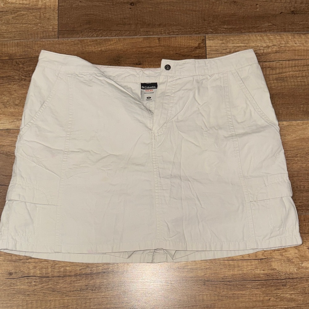 Columbia Cream Casual Cargo Mini Skirt